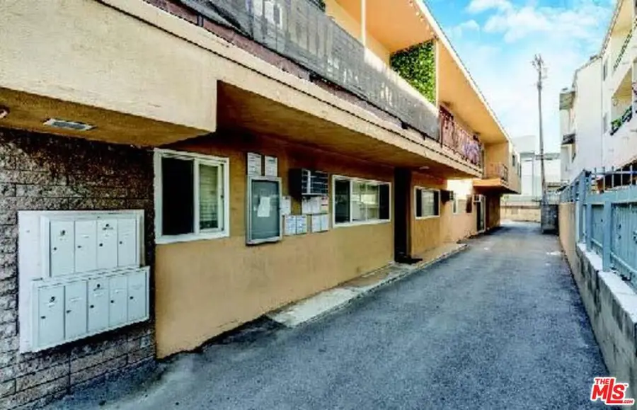 5824 Virginia Avenue, Los Angeles, CA 90038 - #3