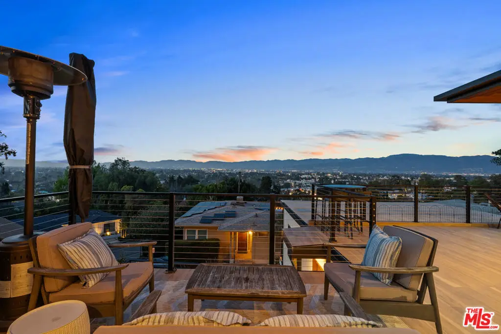 11358 Hendley Drive, Studio City, CA 91604 - #1