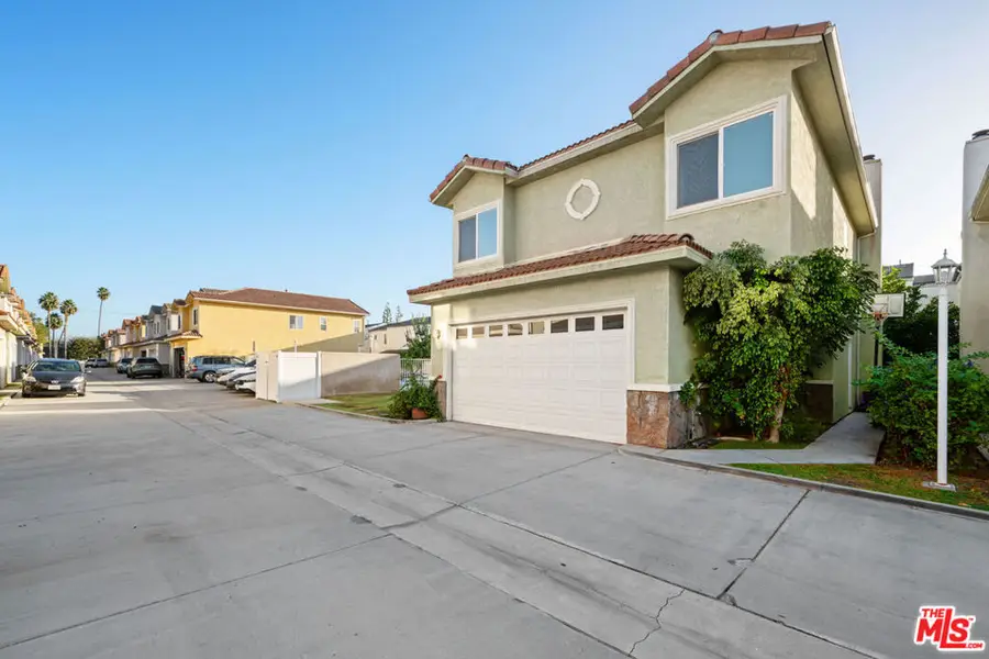 18930 Sherman Way #18, Reseda, CA 91335 - #2
