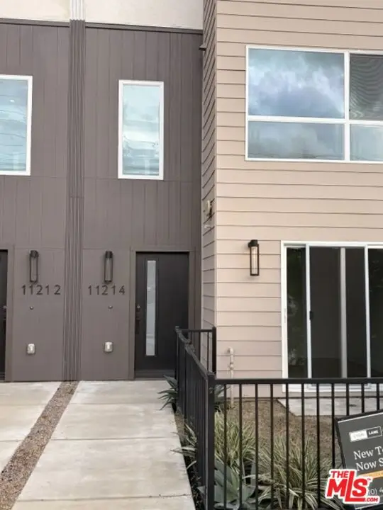 11214 Victory Boulevard #6, North Hollywood, CA 91606
