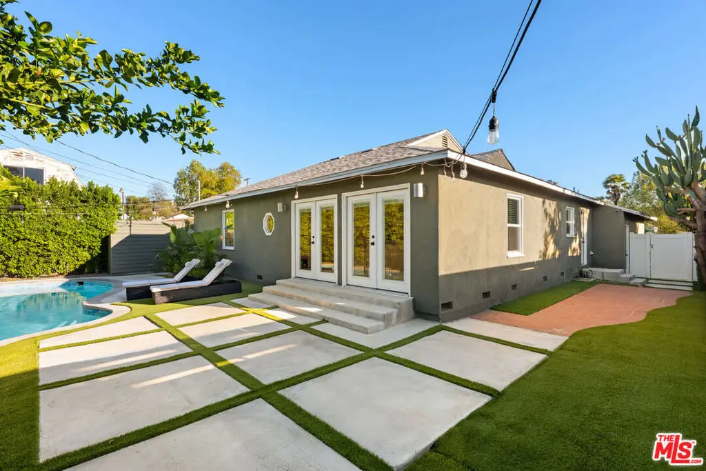 17109 Burton Street, Lake Balboa, CA 91406 - #1