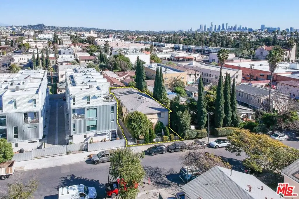 1140 N Beachwood Drive, Los Angeles, CA 90038 - #1
