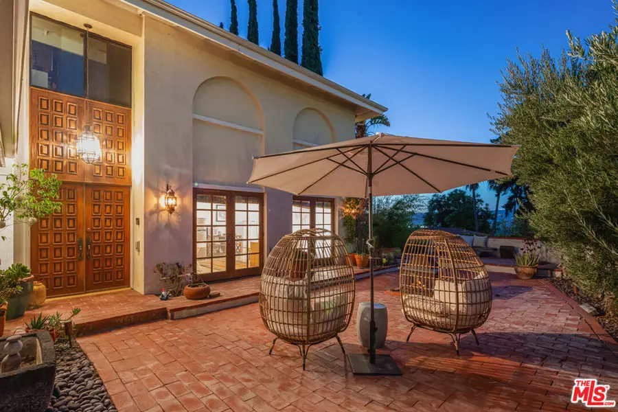 4709 Dunman Avenue, Woodland Hills, CA 91364 - #2