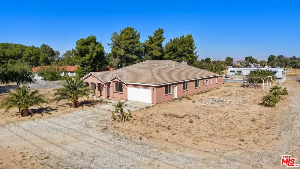 1659 W Columbia Way, Lancaster, CA 93534 - #1
