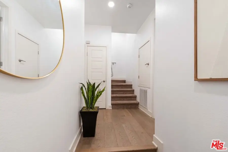 6738 W Gill Way, Los Angeles, CA 90068 - #2