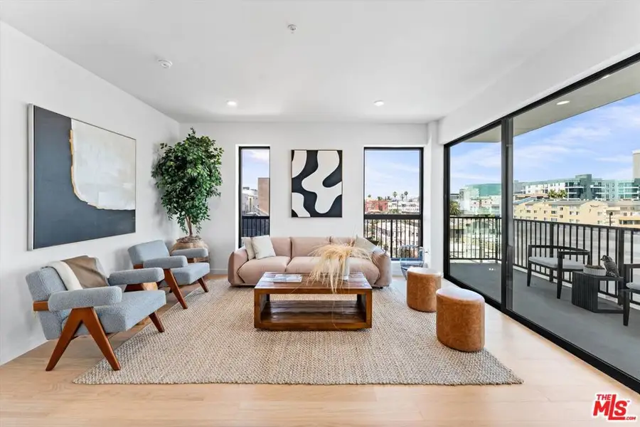 904 S New Hampshire Avenue #310, Los Angeles, CA 90006 - #2
