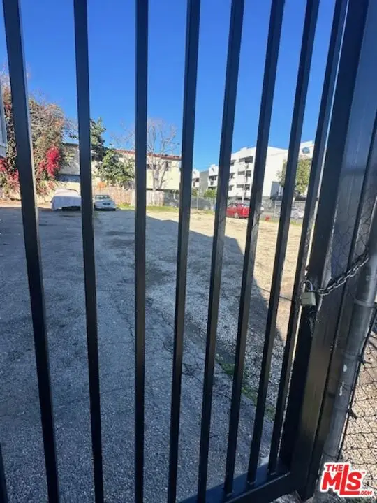 10821 Magnolia Boulevard, North Hollywood, CA 91601