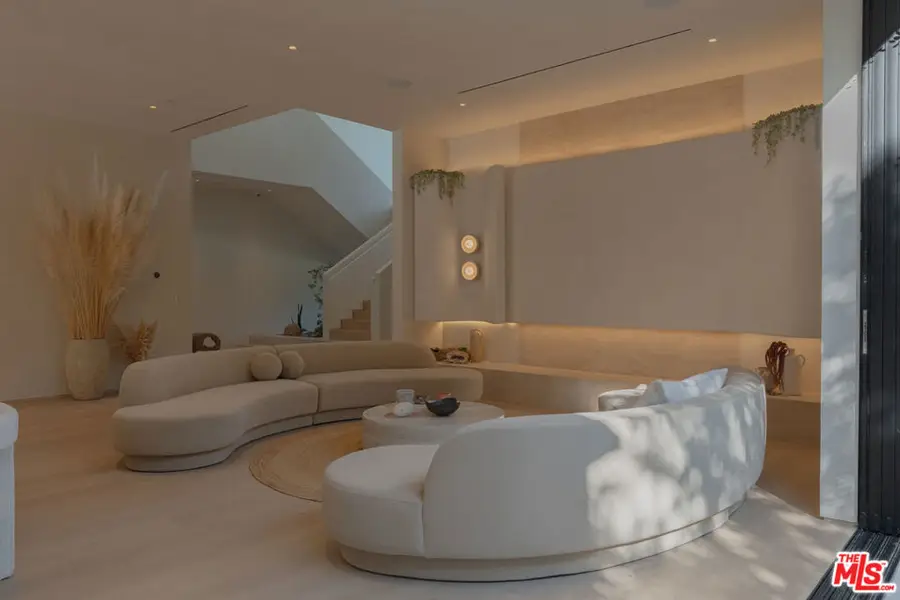 17177 Adlon Road, Encino, CA 91436 - Image #3