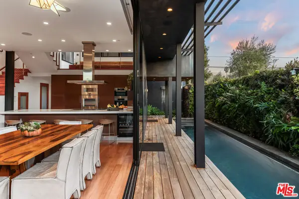 637 Olive Avenue, Venice, CA 90291