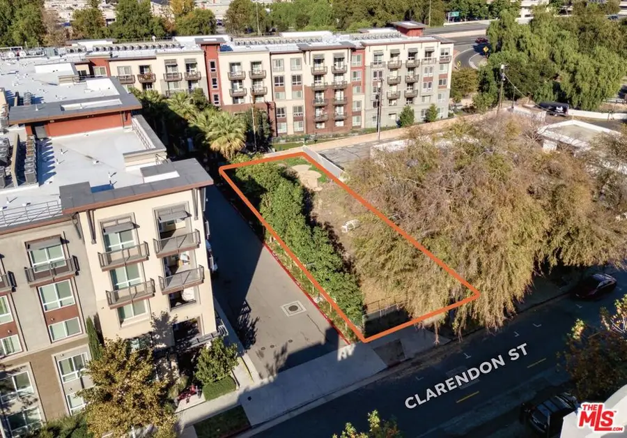 22045 Clarendon Street, Woodland Hills, CA 91367 - #3