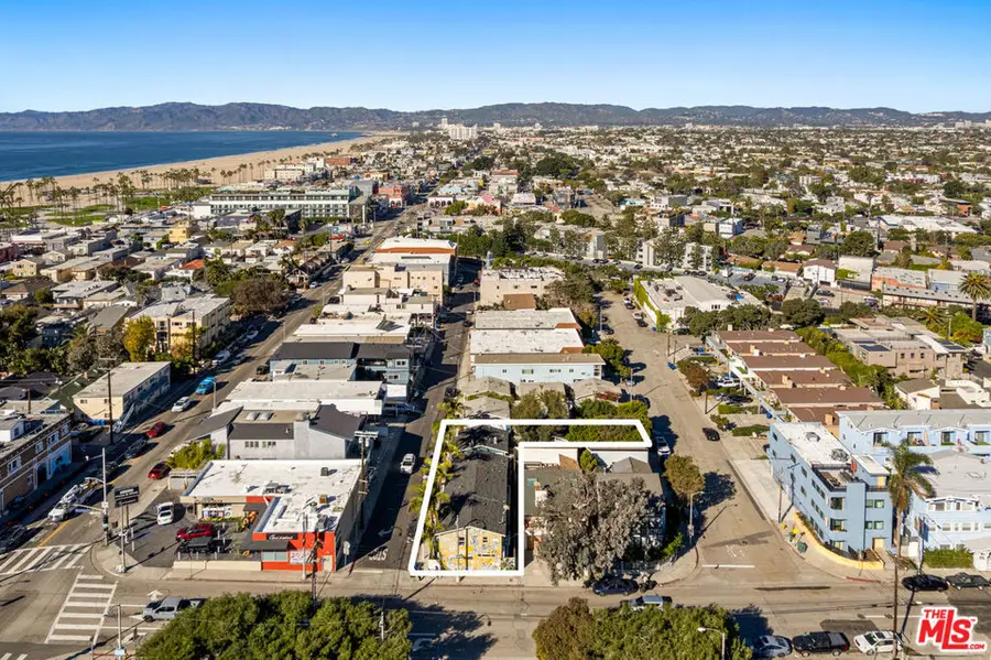 2008 Strongs Drive, Venice, CA 90291 - Image #3