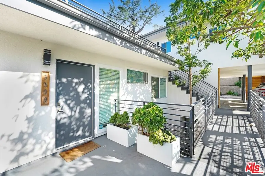 3305 Primera Avenue, Los Angeles, CA 90068 - #3