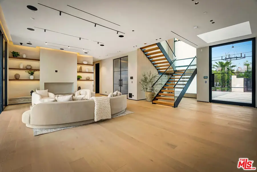 5411 Vanalden Avenue, Tarzana, CA 91356 - #3