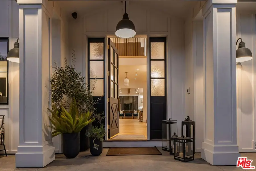 16101 Royal Mount Drive, Encino, CA 91436 - Image #3