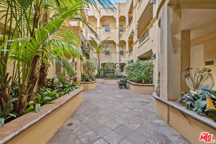 16123 W Sunset Boulevard #103, Pacific Palisades, CA 90272 - Image #2