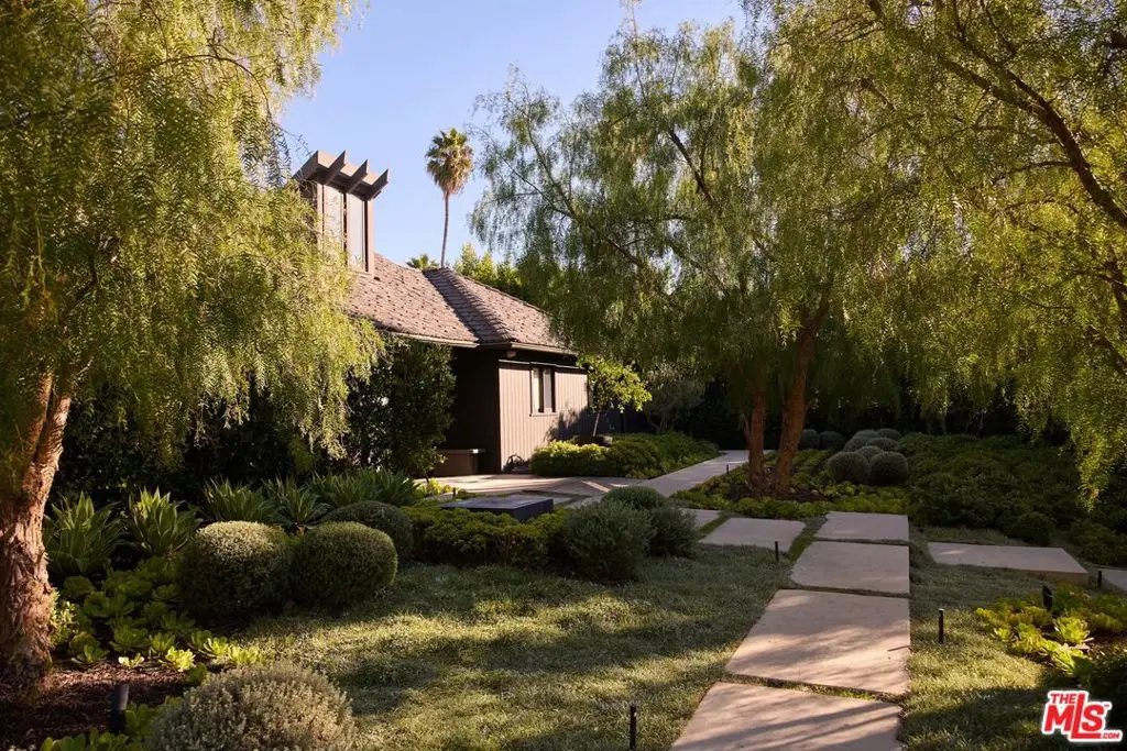 258 S Hudson Avenue, Los Angeles, CA 90004 - Image #1