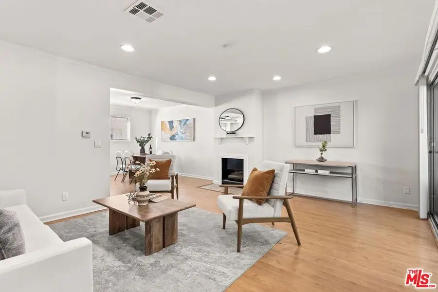 18550 Hatteras Street #14, Tarzana, CA 91356 - Image #3