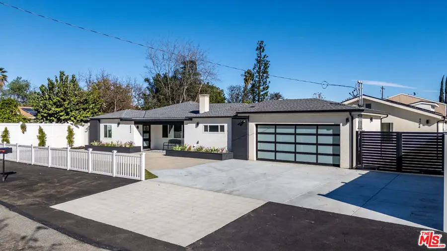 8446 Penfield Avenue, Winnetka, CA 91306 - #3