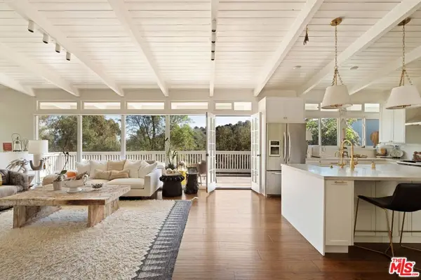 15075 Rayneta Drive, Sherman Oaks, CA 91403