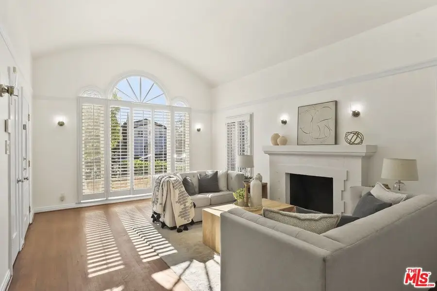 5761 W Olympic Boulevard, Los Angeles, CA 90036 - Image #2