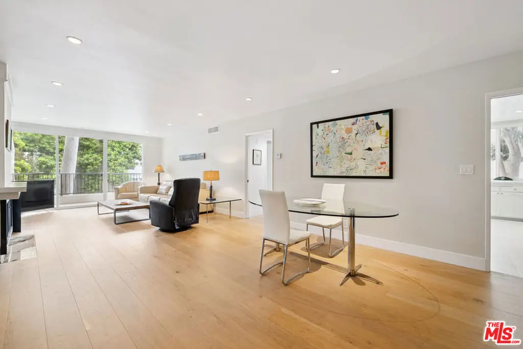 11687 Montana Avenue #101, Los Angeles, CA 90049 - Image #1