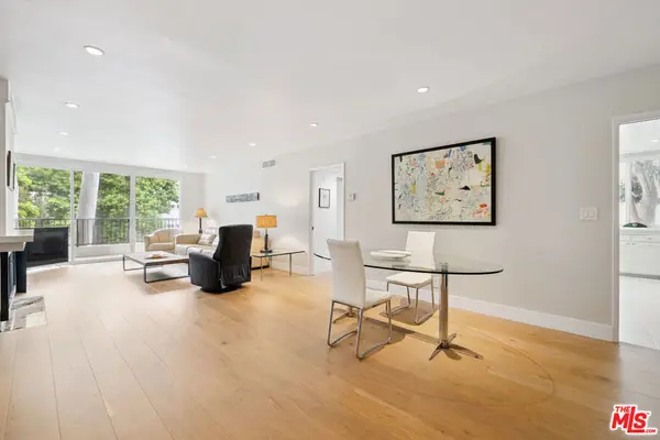 11687 Montana Avenue #101, Los Angeles, CA 90049