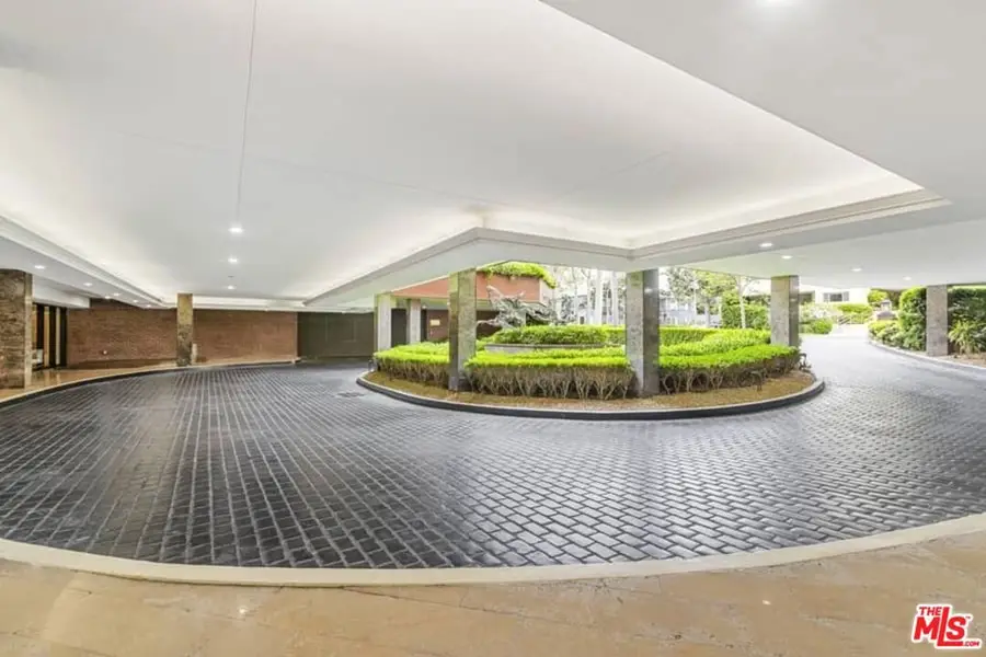 300 N Swall Drive #305, Beverly Hills, CA 90211 - Image #3