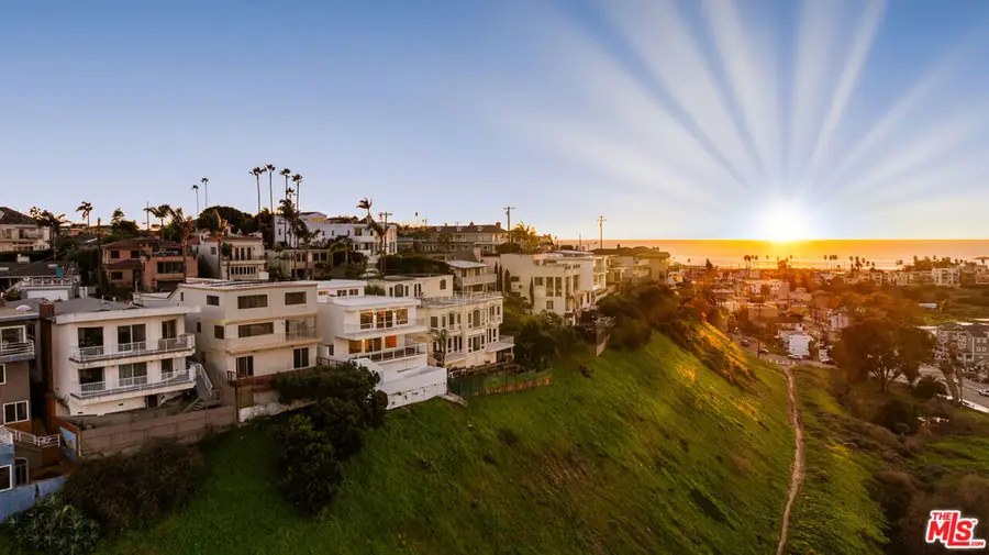 8124 Billowvista Drive, Playa Del Rey, CA 90293 - #2