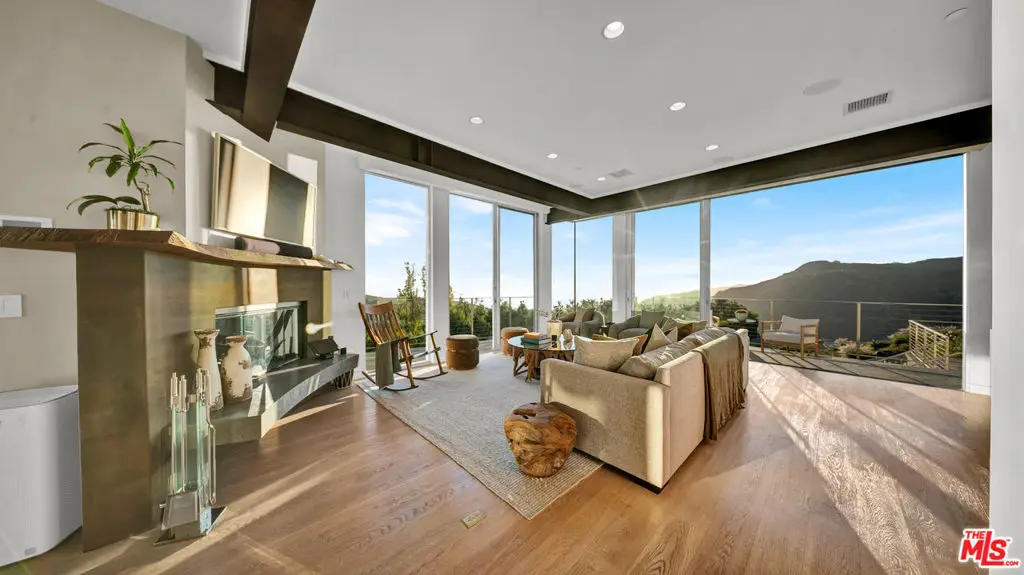 2915 Tuna Canyon Road, Topanga, CA 90290 - Image #1