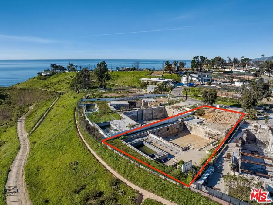 15213 De Pauw Street, Pacific Palisades, CA 90272 - Image #2