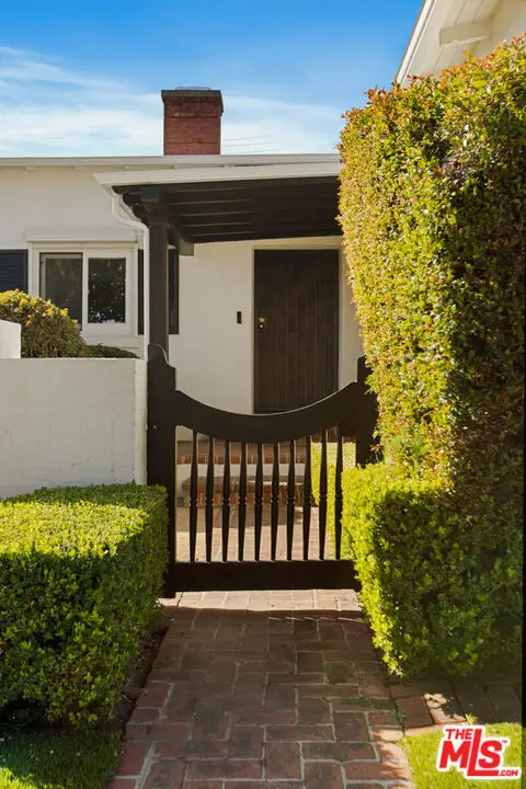 4135 S Victoria Avenue, View Park Windsor Hills, CA 90008 - Image #2