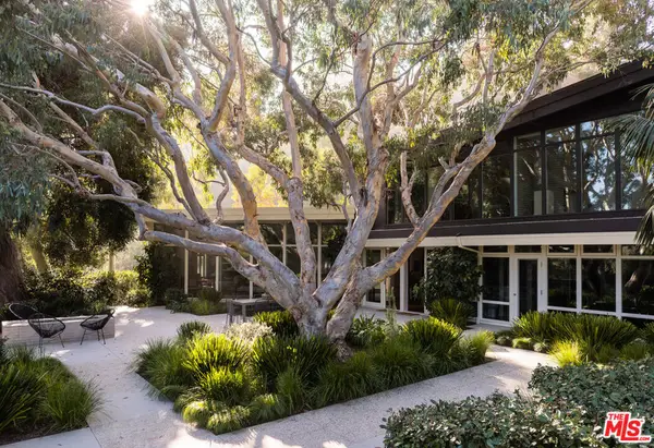 2179 Mandeville Canyon Road, Los Angeles, CA 90049