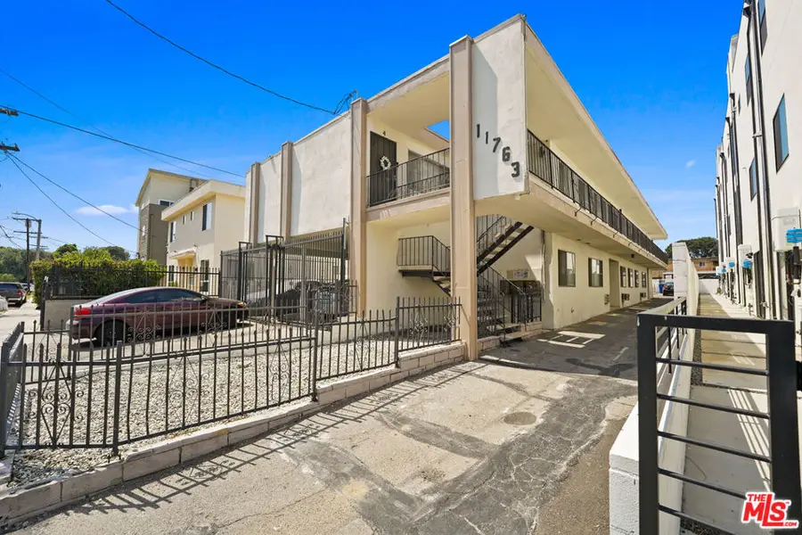 11763 Hamlin Street, North Hollywood, CA 91606 - Image #3