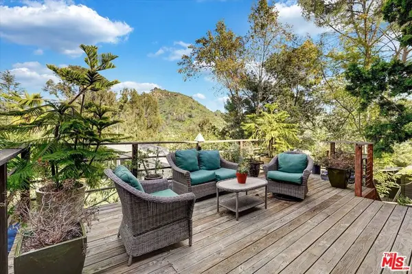 19643 Valley View Dr, Topanga, CA 90290
