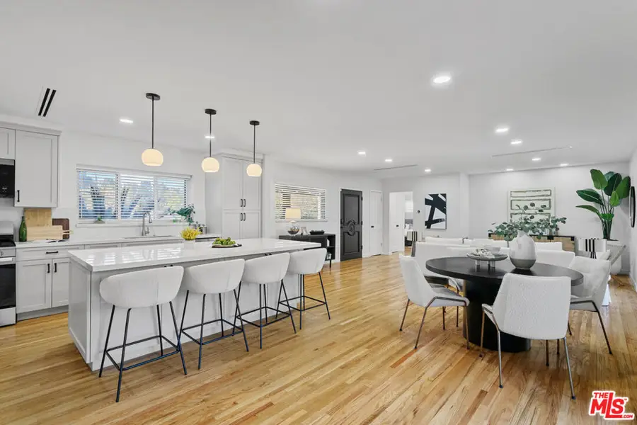 4210 N Sepulveda Boulevard, Sherman Oaks, CA 91403 - Image #2