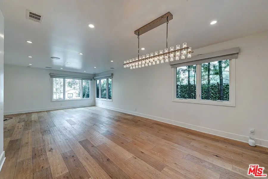 10832 Wrightwood Lane, Studio City, CA 91604 - Image #2