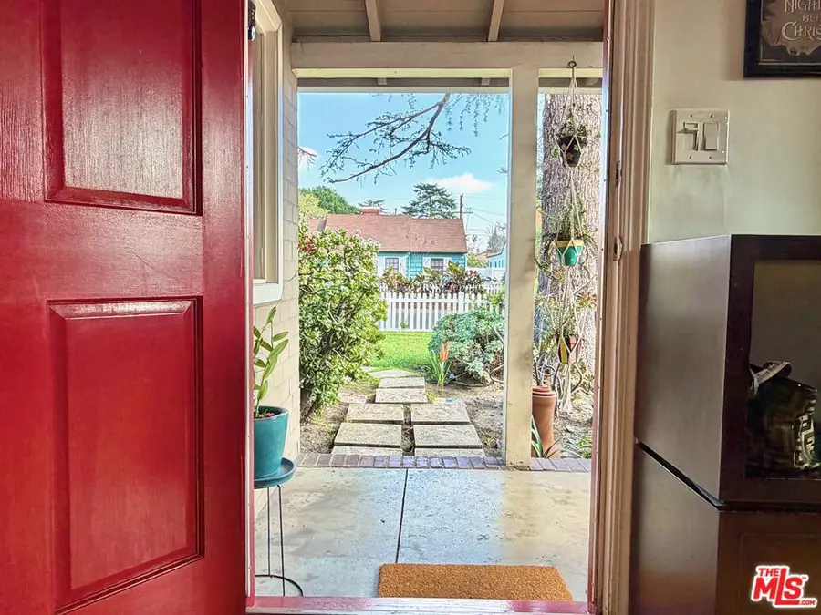 5445 Agnes Avenue, Valley Village, CA 91607 - Image #3