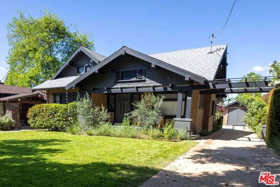 889 N Chester Avenue, Pasadena, CA 91104 - #2