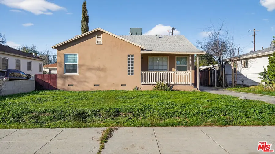 906 2nd Street, Bakersfield, CA 93304 - #2