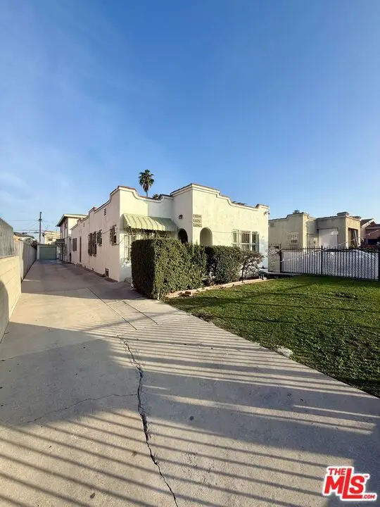 6544 S Victoria Avenue, Los Angeles, CA 90043 - #1