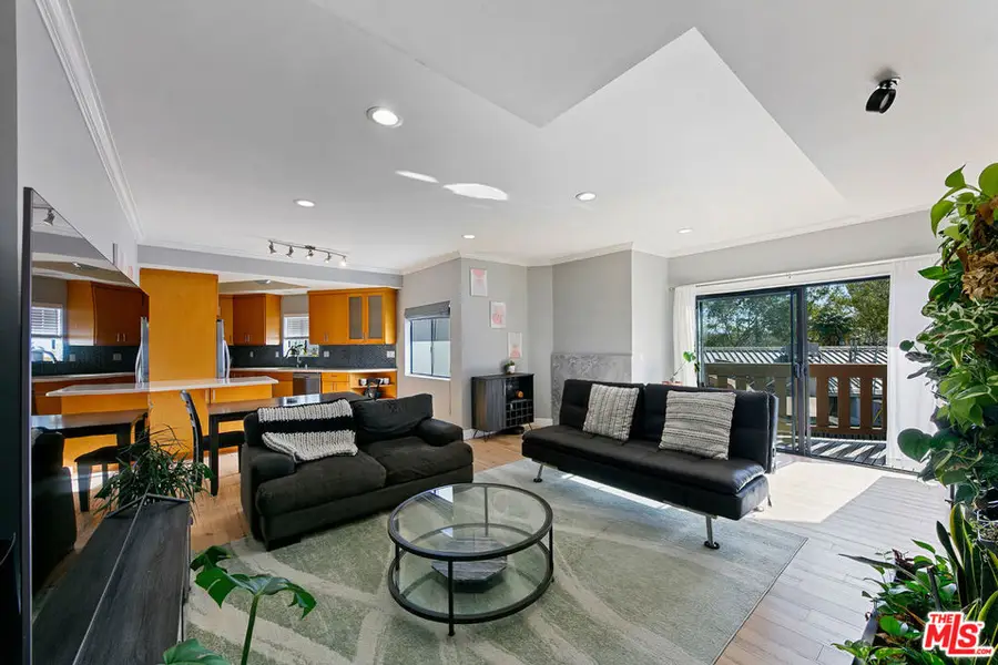 832 Palm Avenue #105, West Hollywood, CA 90069 - Image #3