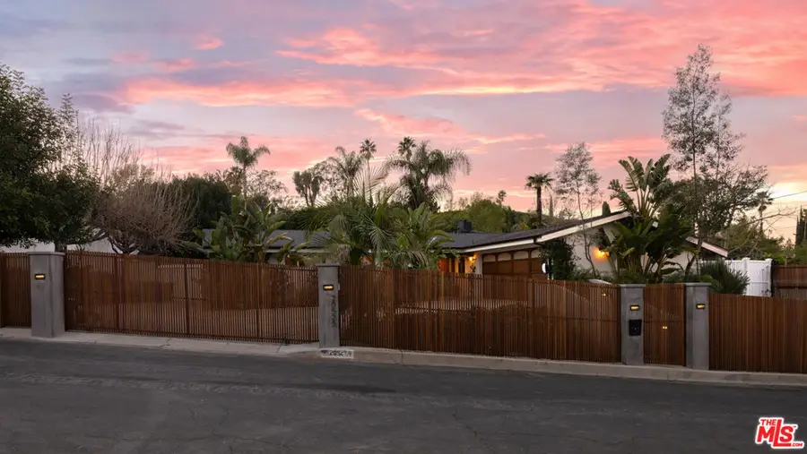 20523 Miranda Place, Woodland Hills, CA 91367 - #2