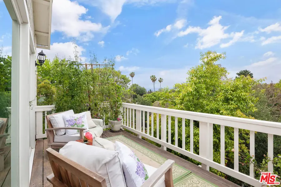 12052 Laurel Terrace Drive, Studio City, CA 91604 - Image #3