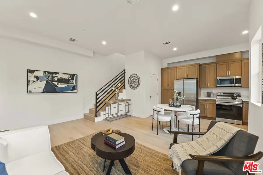 19025 Bassett Street, Reseda, CA 91335 - Image #3