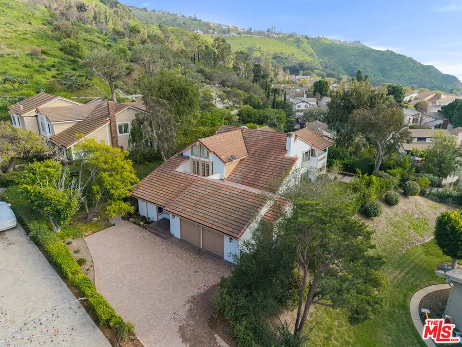17053 Palisades Circle, Pacific Palisades, CA 90272 - #3