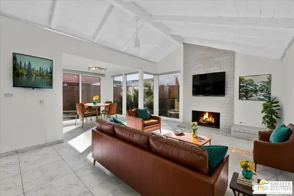 2490 Miramonte Circle #B, Palm Springs, CA 92264