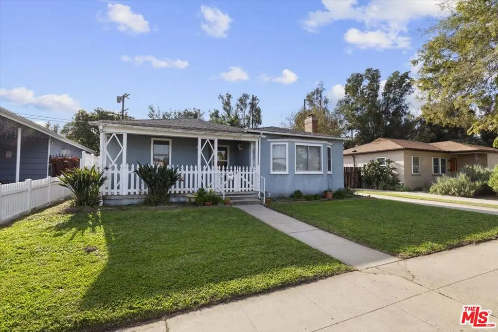 8729 Mcconnell Avenue, Los Angeles, CA 90045 - Image #1
