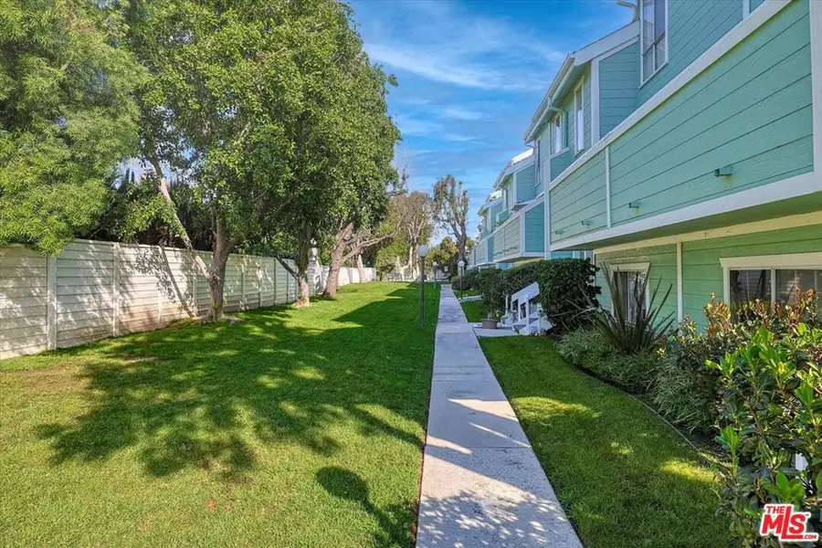 5811 Woodman Avenue #22, Van Nuys, CA 91401 - Image #2