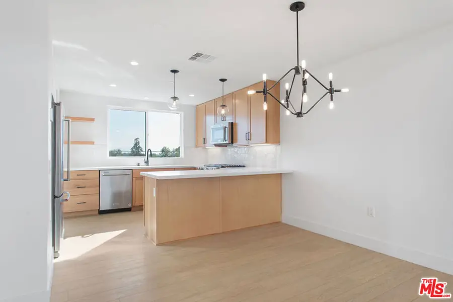 11210 W Lyon Lane #16, North Hollywood, CA 91606 - #2