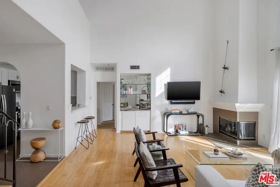 930 N Doheny Drive #305, West Hollywood, CA 90069 - #3